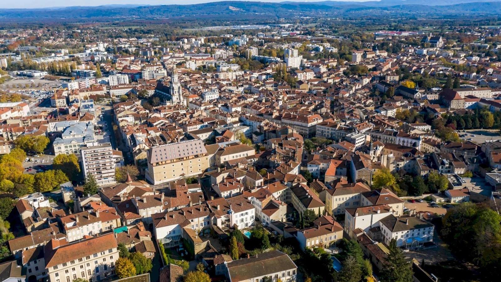 Photo du centre de Certines à proximité de Bourg-en-Bresse